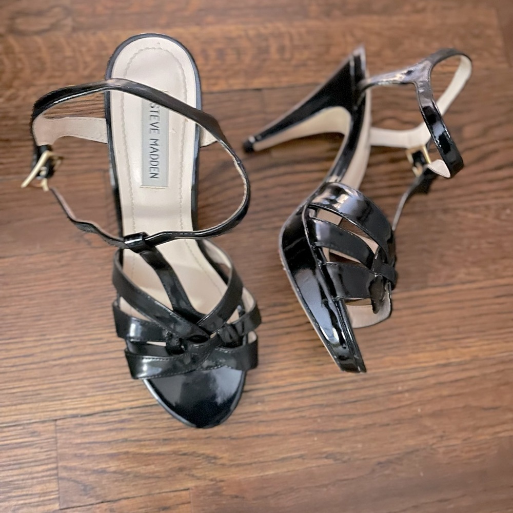 Brand New Steve Madden woven interwoven straps shiny finish heels